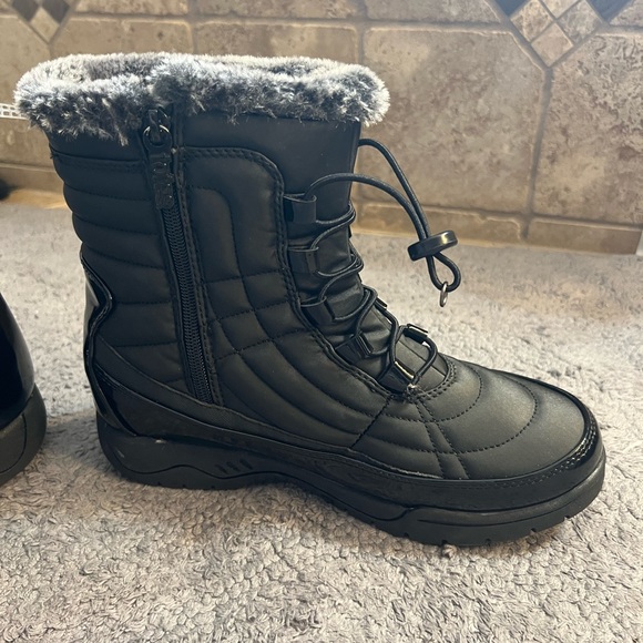 Tote’s Snow Boots - Picture 2 of 9